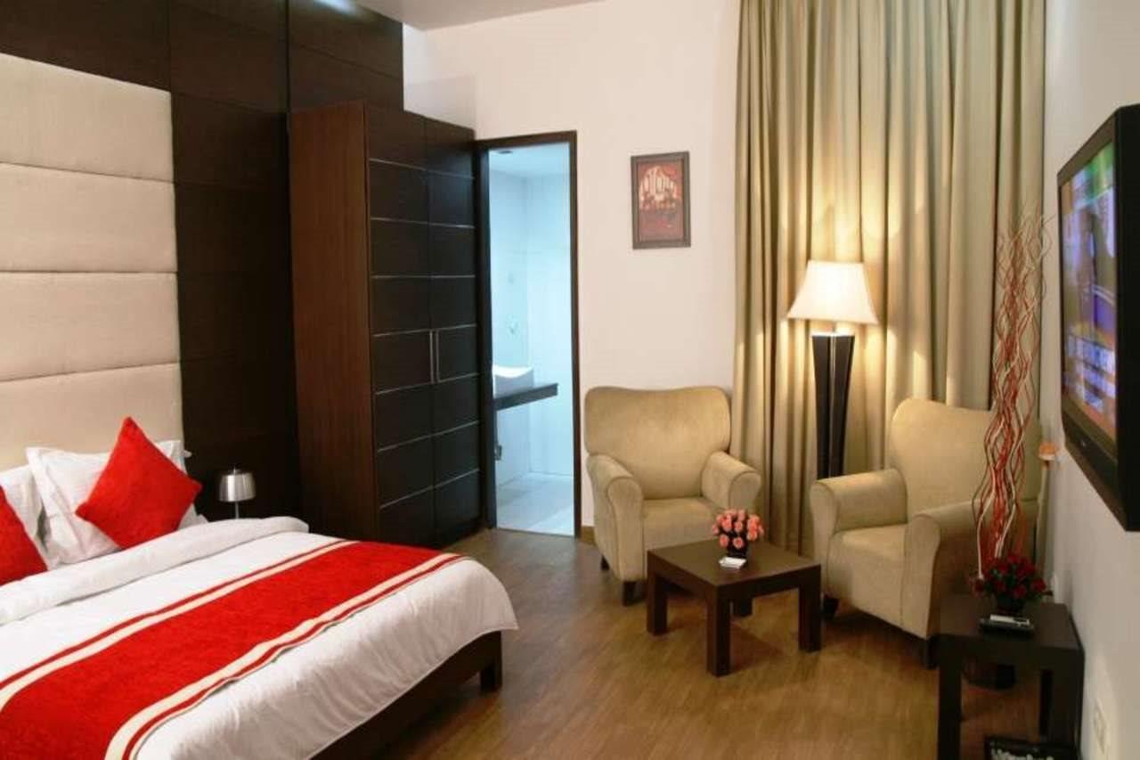 Hotel La Suite New Delhi Bagian luar foto