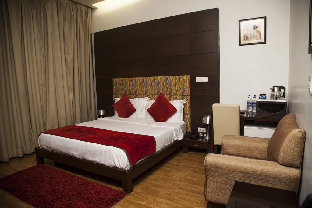 Hotel La Suite New Delhi Bagian luar foto