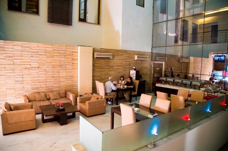 Hotel La Suite New Delhi Bagian luar foto