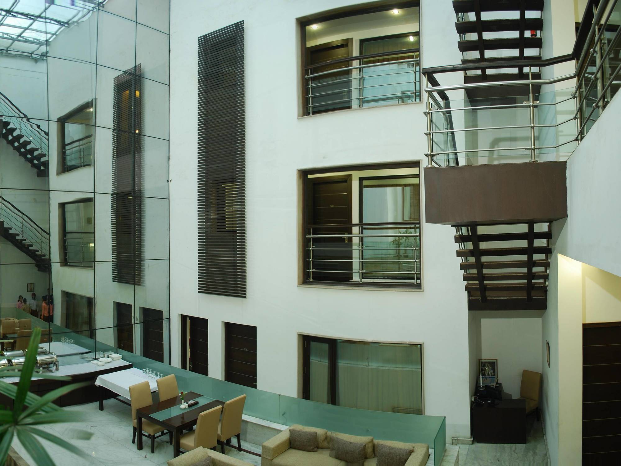 Hotel La Suite New Delhi Bagian luar foto